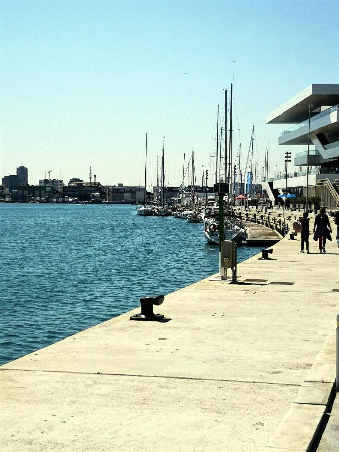 B Beach Valencia Apartman Kültér fotó